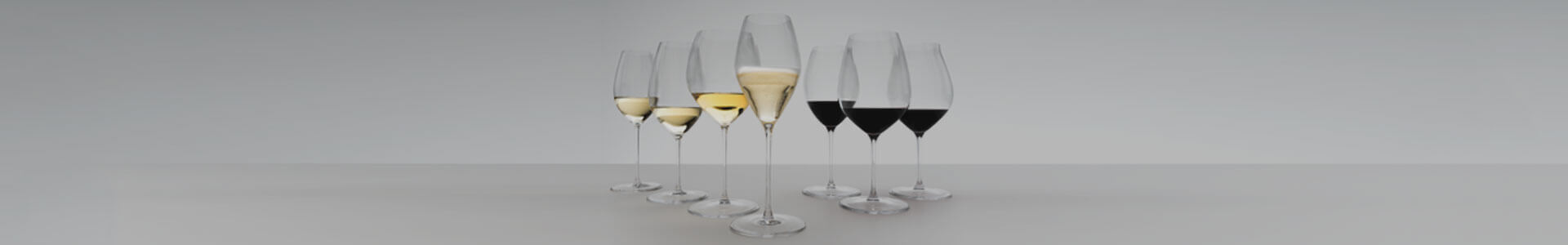 Verschiedene Weingläser aus der Serie Performance von Riedel.