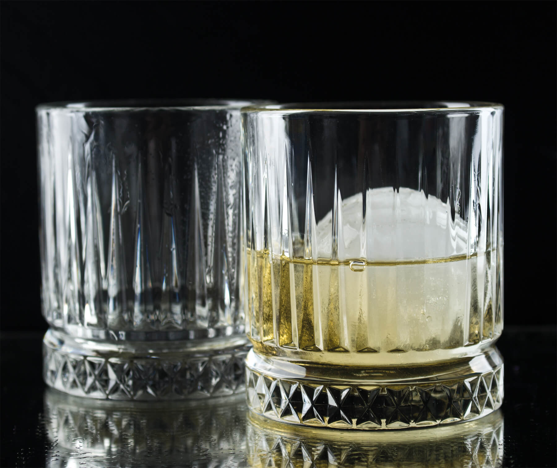 Whisky Ice Ball Set - 2 Whiskygläser + Kugel-Eisform